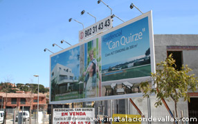 Valla publicitaria 12x4 iluminada con corpóreo superior